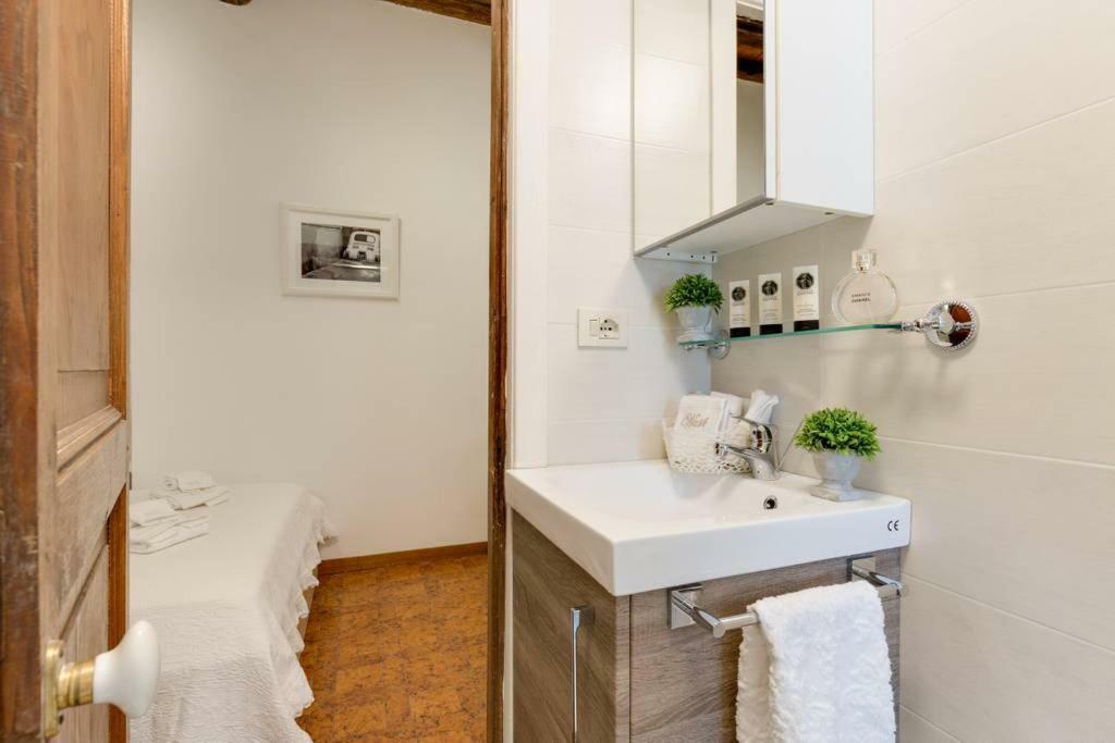 Arenula Luxury Apartment โรม ภายนอก รูปภาพ